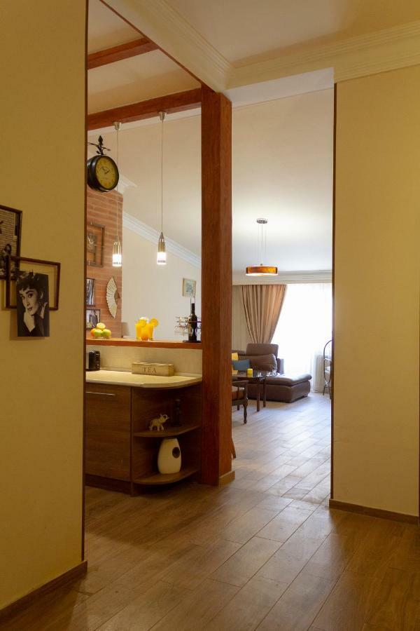 Loft Home In City Center Jereván Kültér fotó
